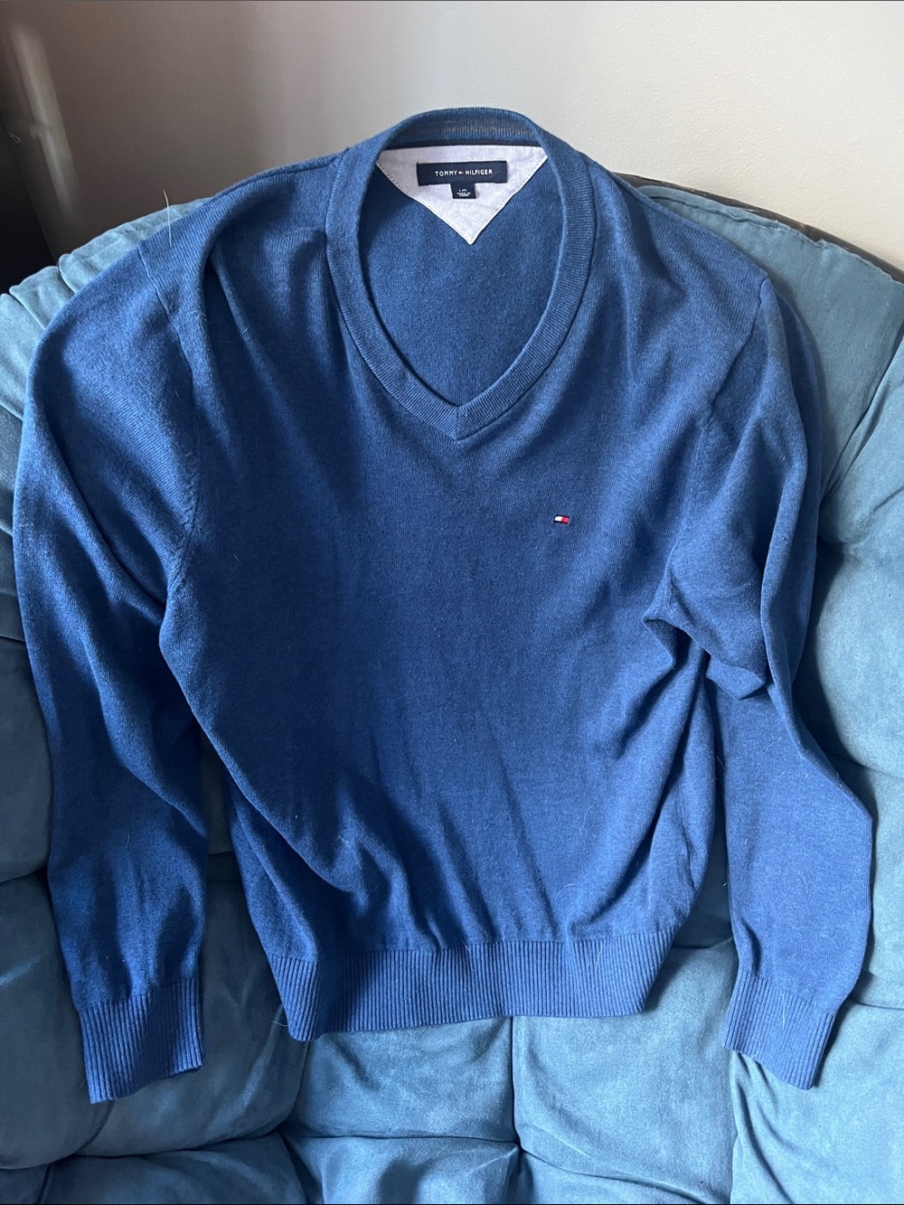 Tommy Hilfiger Men's Navy V-Neck Sweater